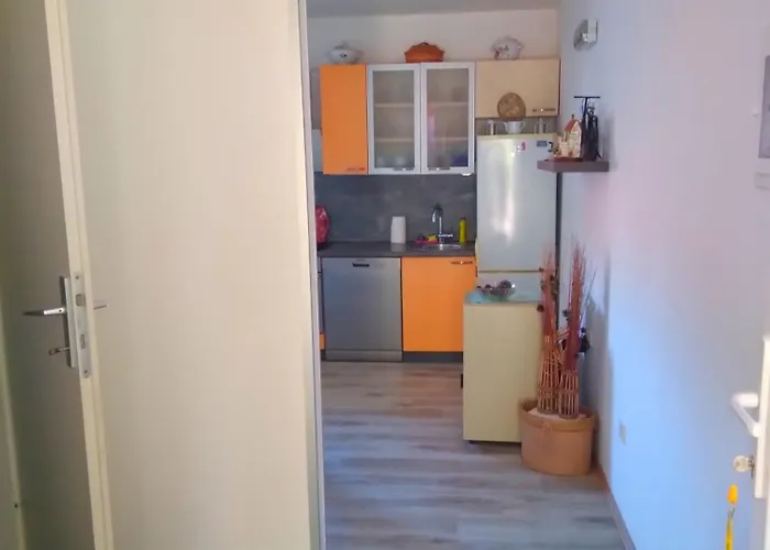 Apartmani Ankica Dekovici Bb